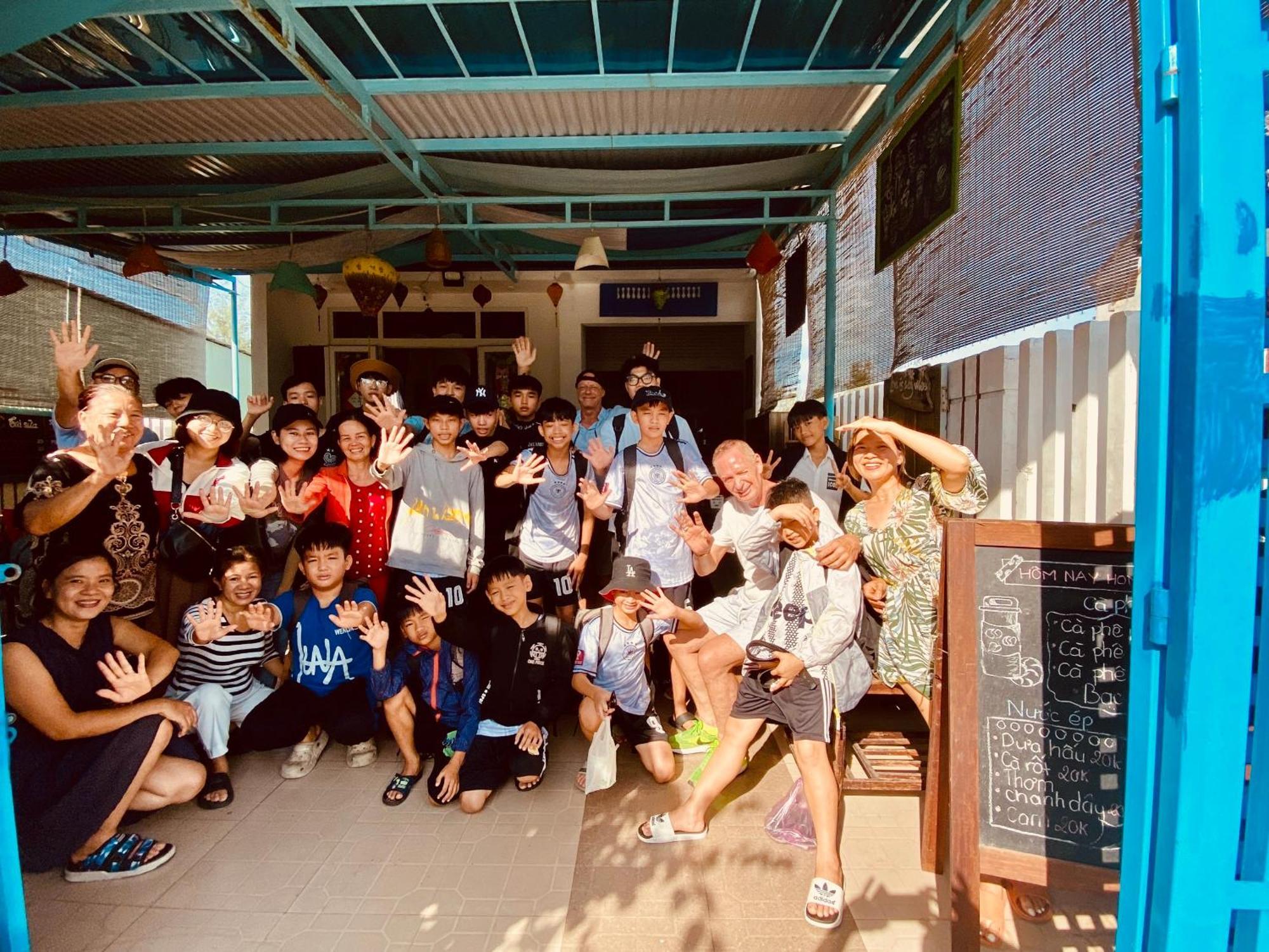 Golden Lantern Tam Thanh Homestay ตามกี่ ภายนอก รูปภาพ